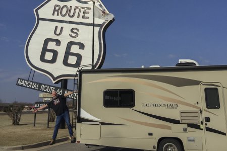 Het aller aller grootste route 66 bord op de route